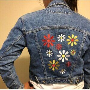 GAP | Vintage denim jacket cropped daisy embroidered floral sz S